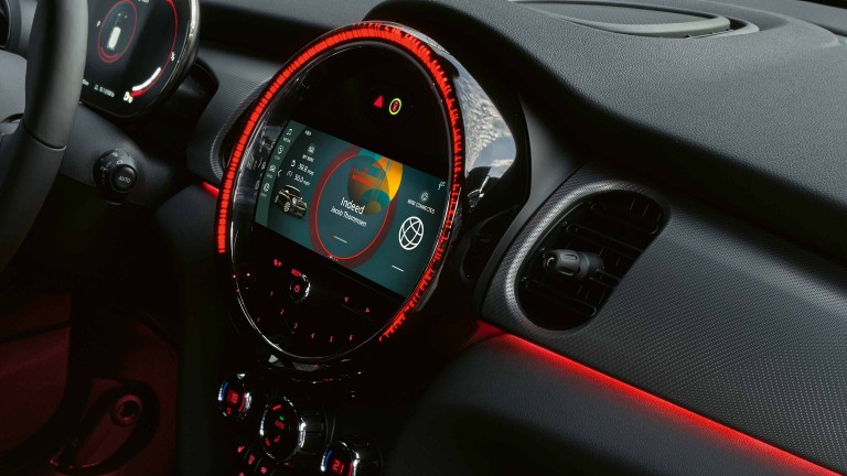 MINI John Cooper Works – pantalla táctil de 8,8” – conectividad